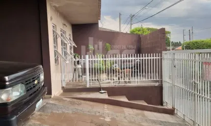 Casa à venda no bairro Jardim Continental - Marília/SP