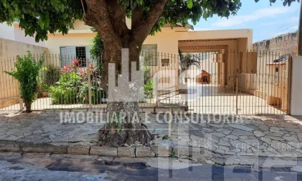 Casa com 4 quartos à venda no Jardim Nacional, Marília 