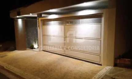 Casa de Alto Padrão em Garça com 3 Quartos e 3 Banheiros.