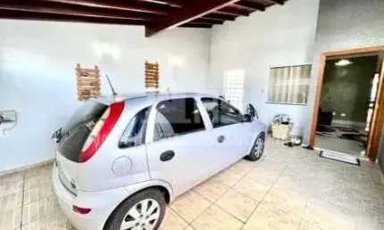 Casa à venda contendo 3 dormitórios seno 1 suíte no jardim vista alegre