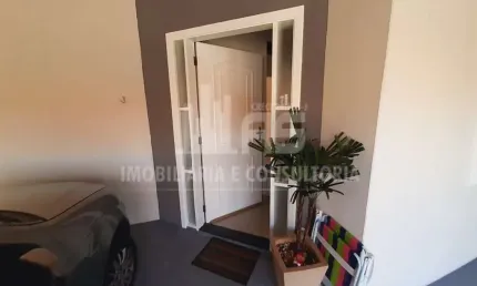 Casa a venda com 3 quartos sendo 1 suíte no figueirinha