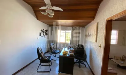 Casa com 3 quartos à venda no Marília, Marília 
