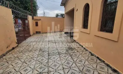 Casa com 3 quartos à venda no Jardim América, Marília 
