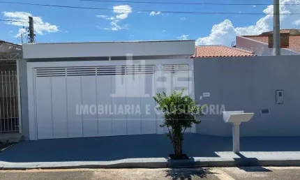 Casa a venda com 03 quartos sendo 01 suíte no bairro polón