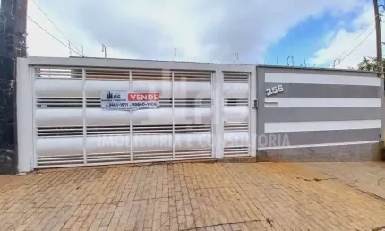 Casa com 3 quartos à venda na Rua Antônio Lorenzetti, Bassan, Marília