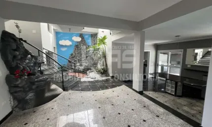 Casa a venda com 5 suítes no condomínio garden park