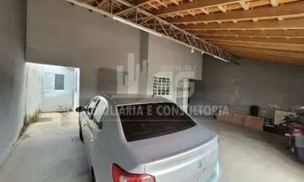 Casa a venda com 3 quartos sendo 1 suíte no figueirinha