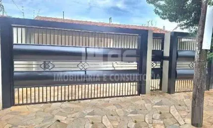 Casa a venda com 3 quartos sendo 1 suíte no bairro costa e silva