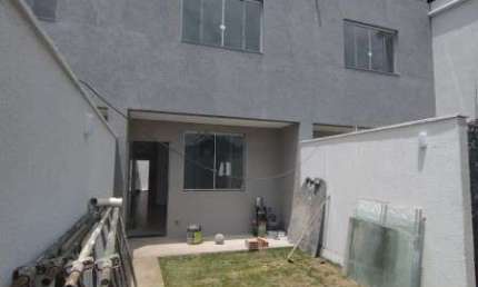 OPORTUNIDADE OTIMA CASA GEMINADA INDIVIDUAL NA MELHOR LCOALIZALA‡AO DO MONTE CASTELO 3 QUARTOS