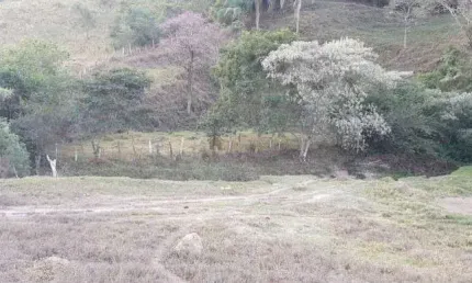 Terreno à venda na Estrada, Troia, Belo Vale