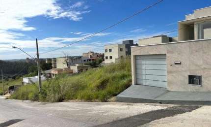 Casa com 3 quartos à venda na Rua Jornalista Nicolau Neto, Portal das Acácias, Pedro Leopoldo