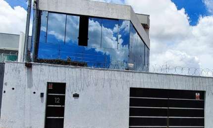 Casa com 3 quartos à venda na Rua Dezesseis, Santa Helena, Contagem
