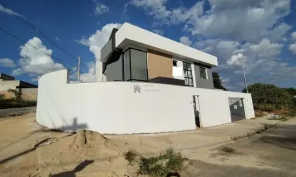 Linda casa de 03 quartos no bairro tiradentes em betim