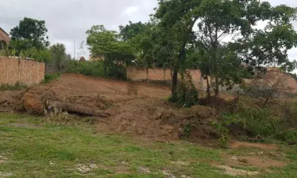 EXCELENTE LOTE DE 840 METROS NO MONTE SINAI EM ESMERALDAS