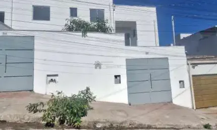 LINDA CASA GEMINADA TRIPLEX NA MELHOR LOCALIZAA‡AƒO DO BAIRRO VILA CRISTINA EM BETIM