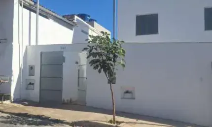 LINDA CASA GEMINADA TRIPLEX NA MELHOR LOCALIZAA‡AƒO DO BAIRRO VILA CRISTINA EM BETIM