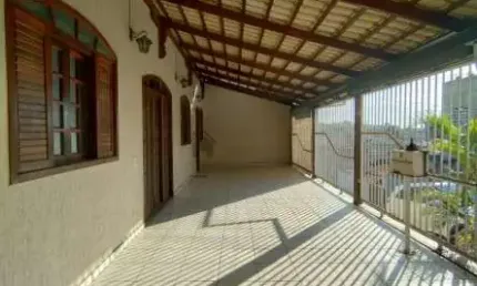EXCELENTE CASA EM LOTE DE 420 METROS COM 03 QUARTOS NO SANTA HELENA EM CONTAGEM