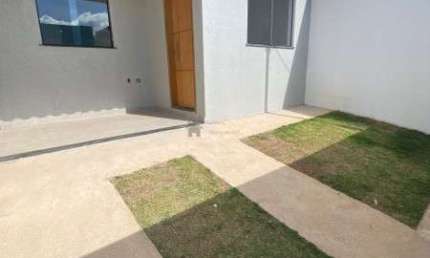 EXCELENTE CASA GEMINADA LINEAR NO SANTO ANTONIO EM SARZEDO .
