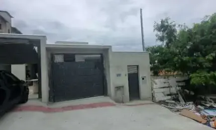 EXCELENTE CASA GEMINADA EM MIO LOTE NA MELHOR LOCALIZAA‡AƒO DO BAIRRO NITEROI EM BETIM
