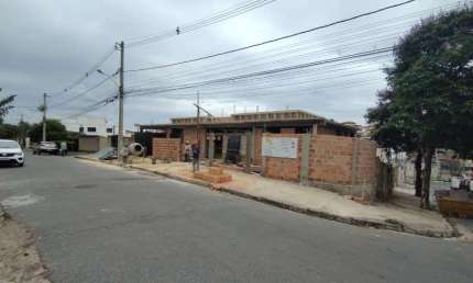 EXCELENTE CASA NA MELHOR LOCALIZAA‡AƒO DO BAIRRO NITEROI EM BETIM