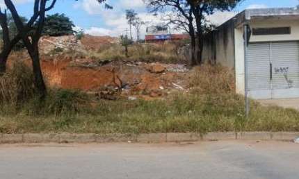 LOTE COMERCIAL NO CENTRO DO BAIRRO COM 450 METROS REGISTRO E ESCRITURA