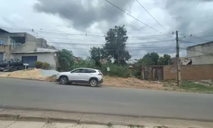 EXCELENTE LOTE DO LADO DE CIMA DA RUA COM 450METROS, RECANTO VERDE ESMERALDAS