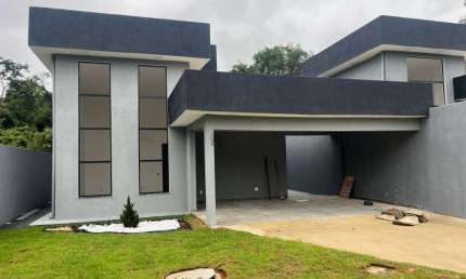 EXCELENTE CASA 03 QUARTOS COM SUITE NO FLORESTA ENCANTADA EM ESMERALDAS