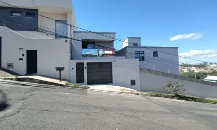 LINDA CASA 03 QUARTOS COM SUATE NA MELHOR LOCALIZAA‡AƒO DO EUROPA EM CONTAGEM.