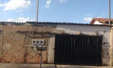A“TIMA CASA EM MEIO LOTE NO FONTE GRANDE EM CONTAGEM
