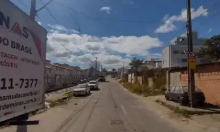 A“TIMO GALPAƒO DE 360 METROS NO DUQUE DE CAXIAS EM BETIM