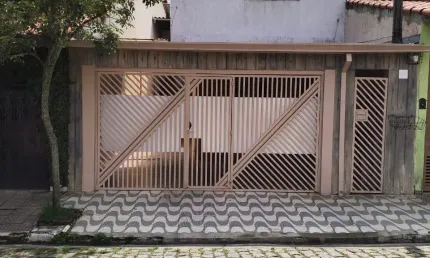 Casa com 3 quartos à venda na Vila Urupês, Suzano 