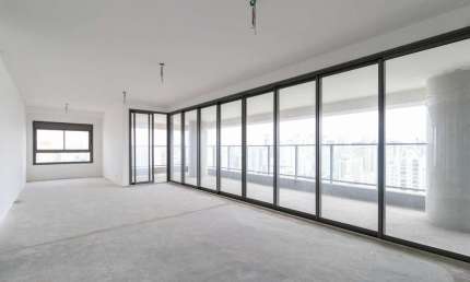 Aconchegante apartamento tipo para venda com 3 quartos, sendo 3 suítes, 211m²