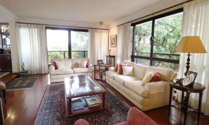 Confortável apartamento tipo para venda com 3 quartos, sendo 3 suítes, 200m²