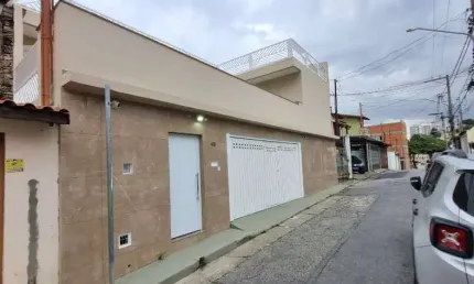 Versátil casa tipo para venda e locação em Vila Mariza Mazzei com 3 quartos, sendo 1 suíte, 183m²