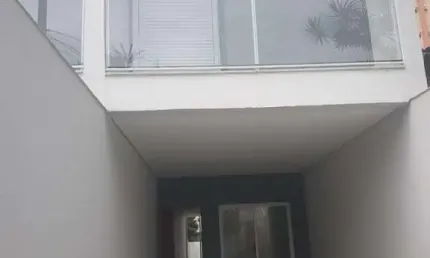 Vendo sobrado com 03 suítes no bairro vila erna! (cupecê)