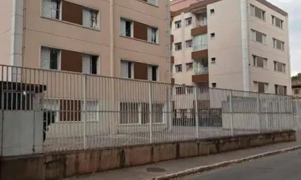 Alugo lindo apto de 02 dormitórios no bairro campo limpo!