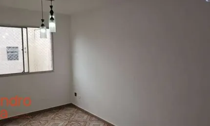 Apartamento com 2 dormitórios à venda, 56 m² por R$ 265.000