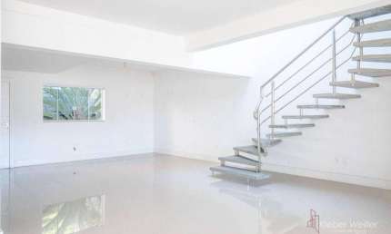Sobrado com 3 dormitórios à venda, 176 m² por R$ 2.500.000,00 - Praia dos Amores - Balneário Camboriú/SC