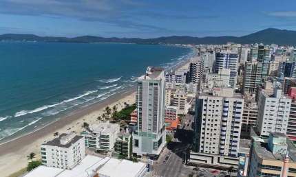 Apartamento com 4 dormitórios à venda sendo 4 suítes, 260.0 m² por - R$ 7.500.000,00 - Meia Praia - Itapema/SC