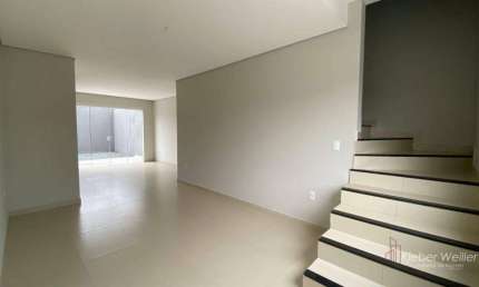 Sobrado com 138m² em Itajaí com suíte mais doais quartos