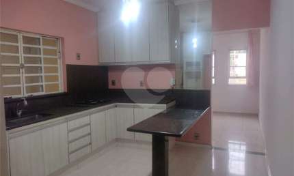 Casa térrea com 3 quartos à venda em Parque Ortolândia - SP