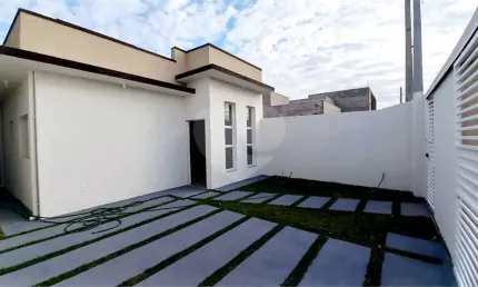 Casa com 2 quartos à venda em Parque Bellaville - SP