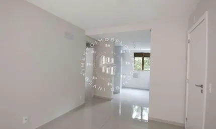Apartamento amplo com terraço e 2 quartos na trindade