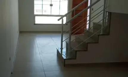 Casa Assobradado em Vila Maranduba  -  GuarulhosSobrado lindo Maravilhoso! com 3Dorm 3suites mais um lavabo vg para 2 carros quintal,, corredor ,area de serviço ,espaço para fazer churraqueira   varan