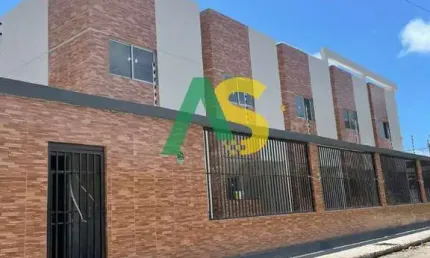 Casa Duplex com 03 quartos e 02 suítes, 92m2, Pronta Para Morar em Candeias.