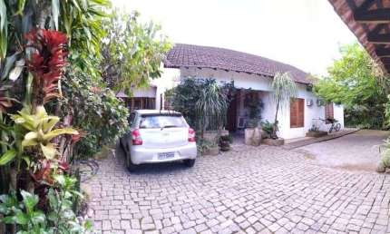Charmosa casa rústica com 3 dormitórios à venda, 178 m²- Caborê - Paraty/RJ
