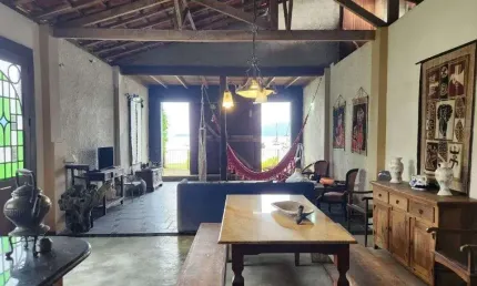 Casa à venda em Paraty-RJ, Várzea do Corumbê: 2 quartos, 1 suíte, 2 salas, 2 banheiros, 4 vagas de garagem, 165m² de área.