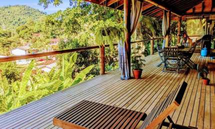 Imóvel de Luxo à Venda em Paraty-RJ, Bairro Praia Grande: 4 Quartos, 4 Suítes, 2 Salas, 244m² de Área
