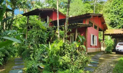 Charmoso Sitio à venda em Paraty-RJ, bairro Pedras Azuis: 2 quartos, 2 suites, 1 sala, 2 banheiros, 2 vagas, 60.250m²