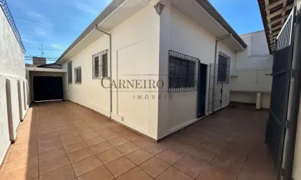 Casa com 2 quartos para alugar por R$ 2.640/mês - Chácara Braz Miraglia - Jaú/SP